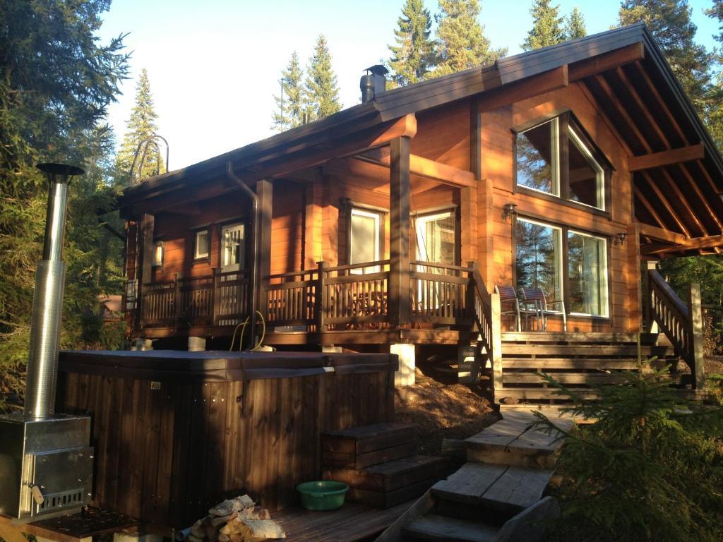 Hyvoelaen Moekit Villa Ahtari Exterior photo